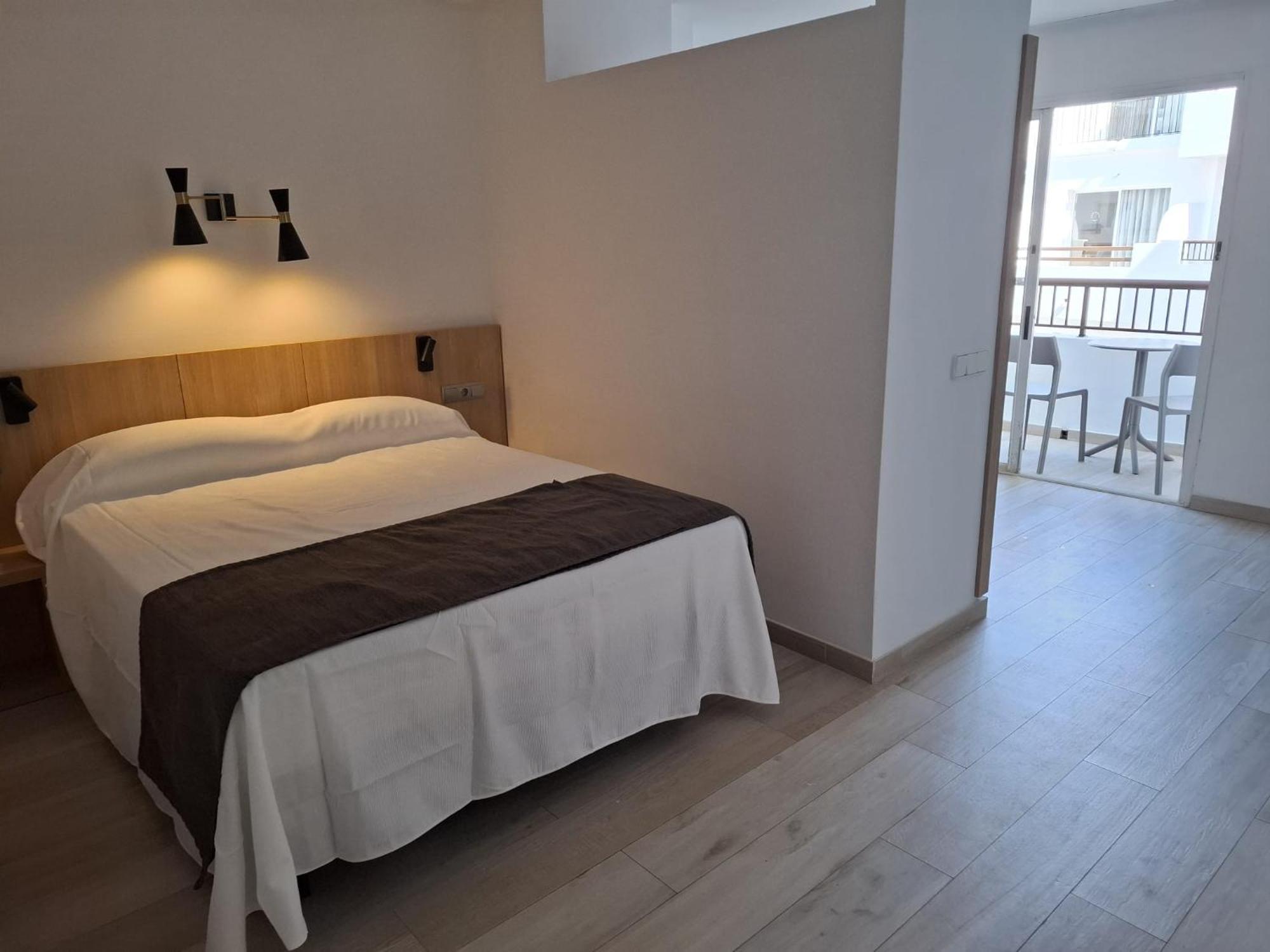 Sunside Ibiza Studios - Only Adults- Formerly Known As Central Park サンアントニオアバド エクステリア 写真