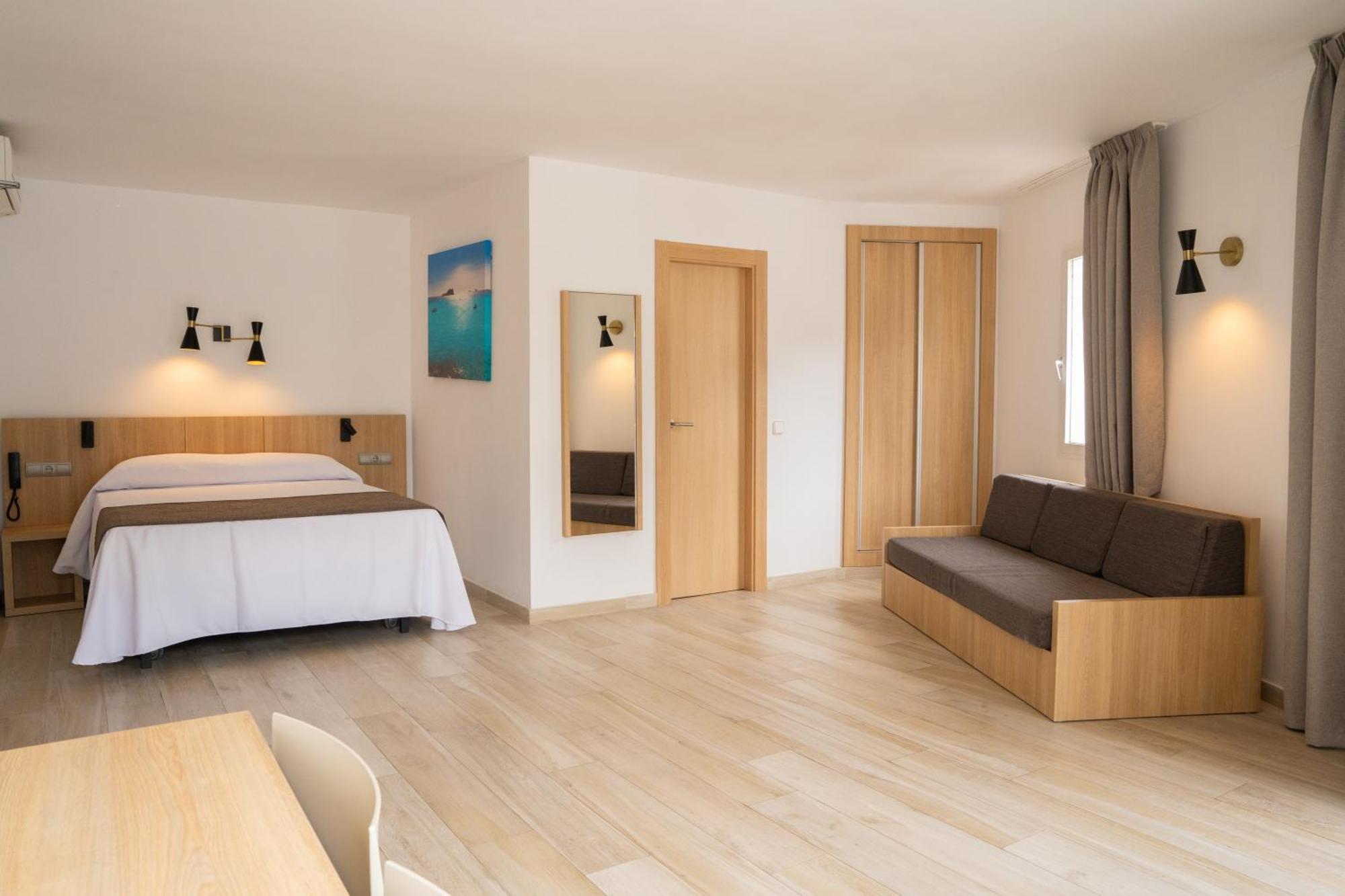 Sunside Ibiza Studios - Only Adults- Formerly Known As Central Park サンアントニオアバド エクステリア 写真